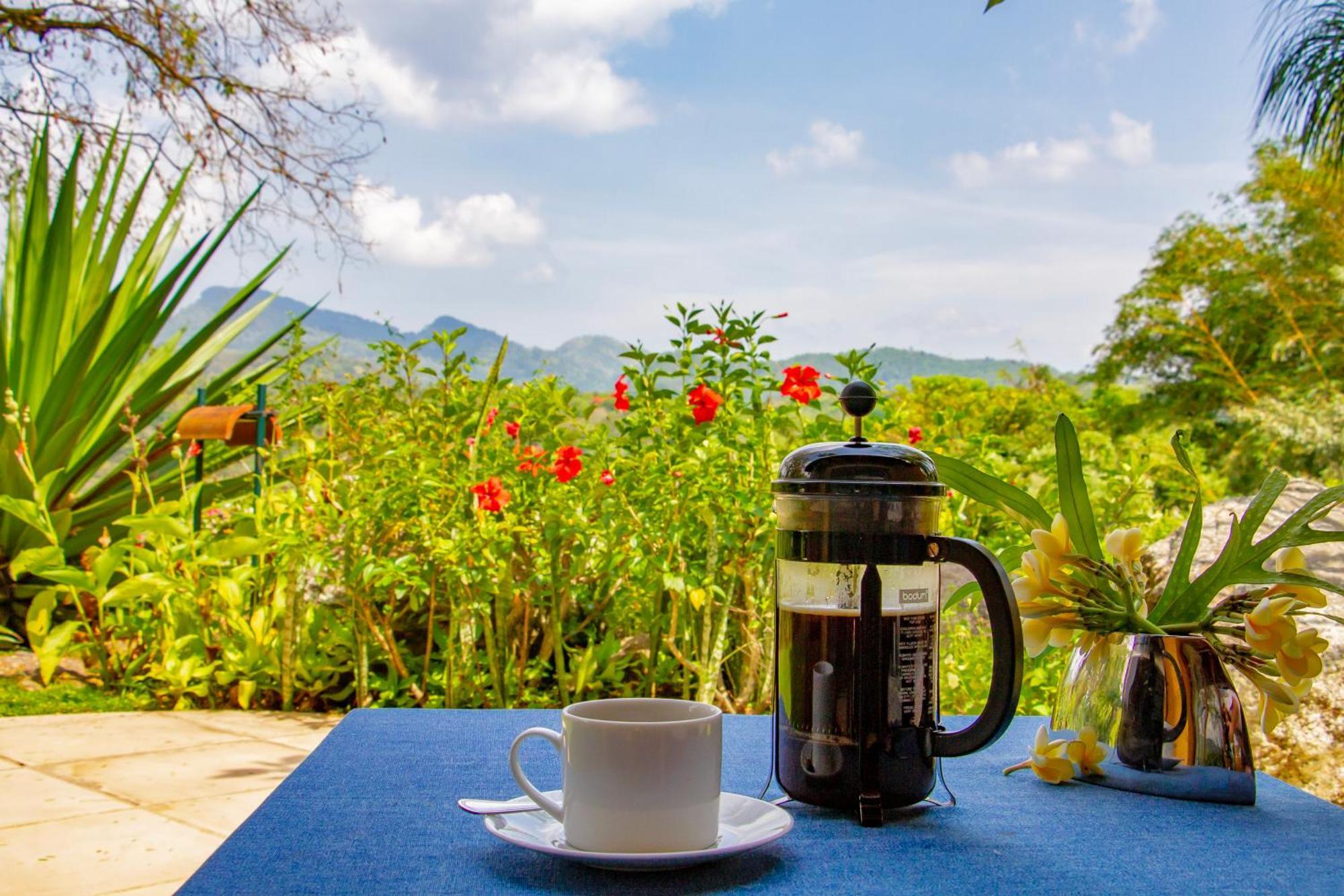 Bougainvillea Retreat Kandy Exteriör bild